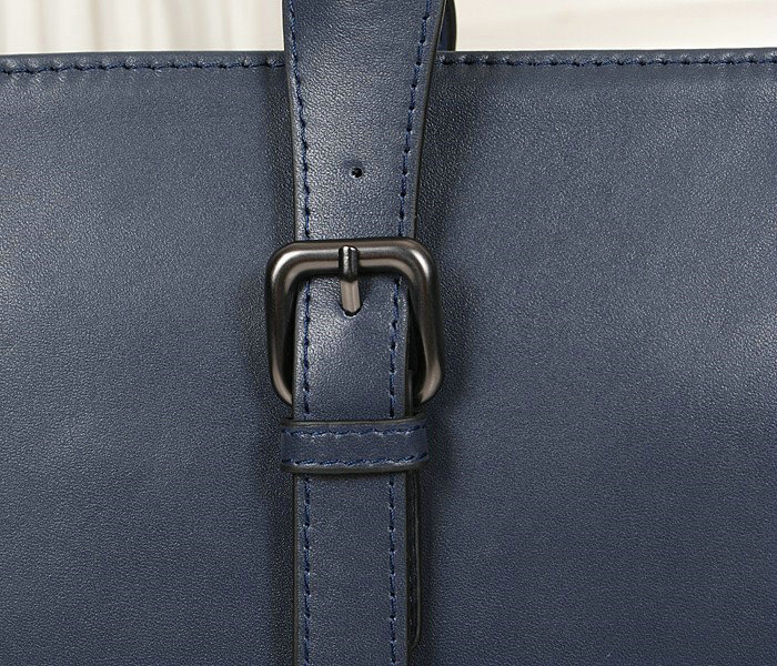 Bottega Veneta intrecciato VN briefcase 86011 blue